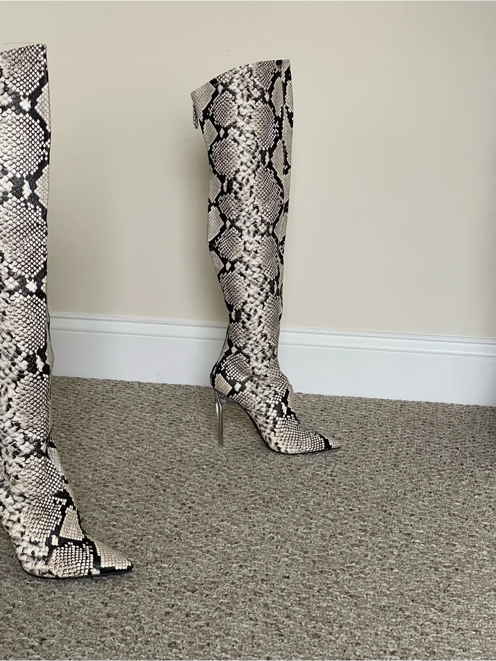 New Jennifer Lopez OTK Snake Print Knee-High Stiletto Boot - Black & Cream 6.5
